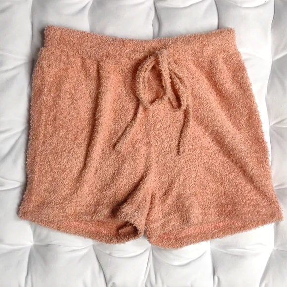 Women's Small peach colored 2 piece Cardigan and shorts set - Picture 5 of 11